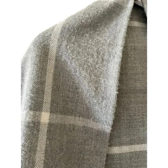 2 for $30 J Crew Gray Oversized Plaid Blanket Scarf Fringe Throw - Picture 2 of 9